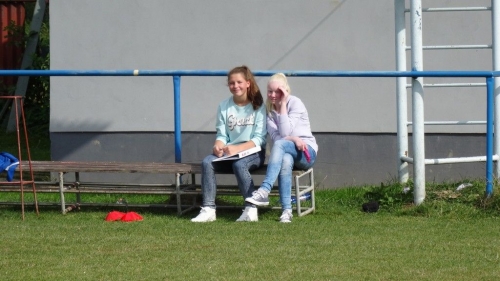 201508241026360.2015_08_23_azfutbalnl_0100_asistentky