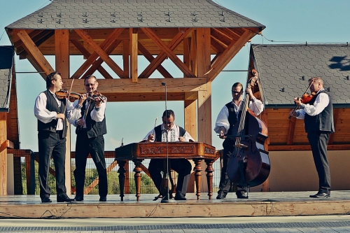 201509160021230.11952916_1668370723419968_5617027324470852308_o