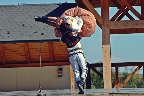 201509160022480.12022559_1668370666753307_2337395266003891150_o