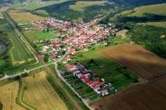 Letecké zábery obce Chmeľnica - leto 2012