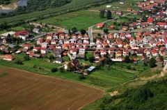 Letecké zábery obce Chmeľnica - leto 2012
