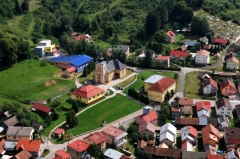 Letecké zábery obce Chmeľnica - leto 2012