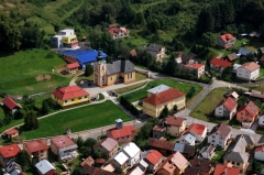 Letecké zábery obce Chmeľnica - leto 2012