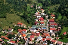 Letecké zábery obce Chmeľnica - leto 2012