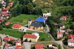 Letecké zábery obce Chmeľnica - leto 2012
