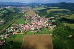 Letecké zábery obce Chmeľnica - leto 2012