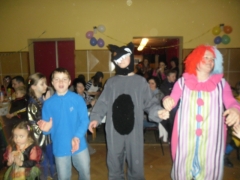 4. Fašiangový karneval detí a rodičov – fotografia 20