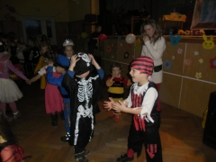 4. Fašiangový karneval detí a rodičov – fotografia 22