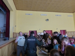 Zaujímavá beseda o práci policajtov – fotografia 74