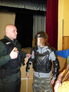 Zaujímavá beseda o práci policajtov – fotografia 9