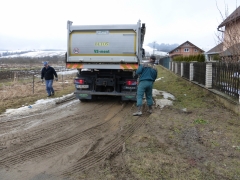Starostka dnes riešila akútnu situáciu na IBV pri trati – fotografia 17