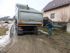 Starostka dnes riešila akútnu situáciu na IBV pri trati – fotografia 24