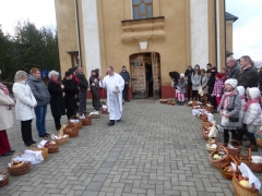 Požehnanie veľkonočných jedál v Chmeľnici – fotografia 17