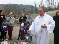 Požehnanie veľkonočných jedál v Chmeľnici – fotografia 7
