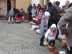 Požehnanie veľkonočných jedál v Chmeľnici – fotografia 4