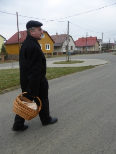 Požehnanie veľkonočných jedál v Chmeľnici – fotografia 2
