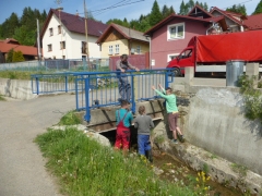 Nové zábradlia pre obec, sponzorský dar od firmy Neupauer s.r.o. – fotografia 36