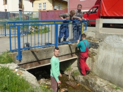Nové zábradlia pre obec, sponzorský dar od firmy Neupauer s.r.o. – fotografia 4