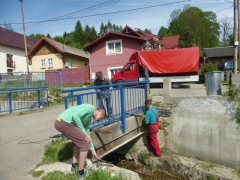 Nové zábradlia pre obec, sponzorský dar od firmy Neupauer s.r.o. – fotografia 6