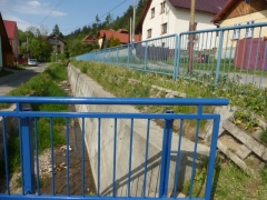 Nové zábradlia pre obec, sponzorský dar od firmy Neupauer s.r.o. – fotografia 7