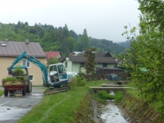 Začali sme čistiť miestny potok – fotografia 41