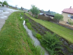 Začali sme čistiť miestny potok – fotografia 26