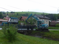 Začali sme čistiť miestny potok – fotografia 6