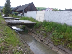 Začali sme čistiť miestny potok – fotografia 13