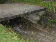 Začali sme čistiť miestny potok – fotografia 19