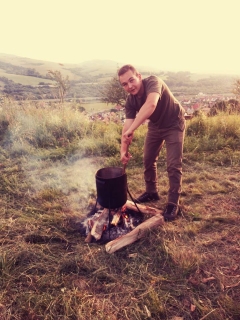 Mladí z Chmeľnice obnovili tradíciu Jánských ohňov – fotografia 19