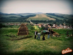 Mladí z Chmeľnice obnovili tradíciu Jánských ohňov – fotografia 21