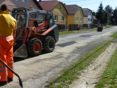 Zaplátali sme najväčšie jamy na obecných cestách – fotografia 3