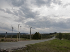 Nové úsporné lampy verejného osvetlenia pred vstupom do obce – fotografia 7