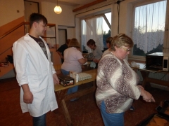 Obecný úrad rozvoniaval perníkovými srdiečkami – fotografia 3