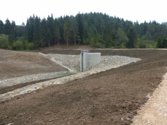 Posledné úpravy na stavbe suchého poldra pred kontrolou na mieste projektu – fotografia 16