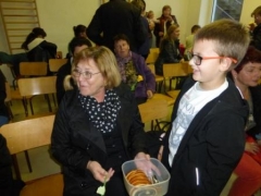 Deti z MŠ v Chmeľnici ďakujú svojim babkám a dedkom – fotografia 18