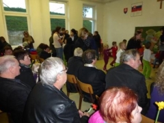 Deti z MŠ v Chmeľnici ďakujú svojim babkám a dedkom – fotografia 13