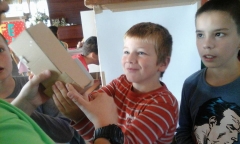 Kinderwerkstatt 2015  s Helmutom Bistikom  zaujal aj deti z Chmeľnice – fotografia 7