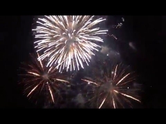 Pestrofarebným ohňostrojom sa Chmeľničania rozlúčili so starým rokom 2015 – fotografia 3