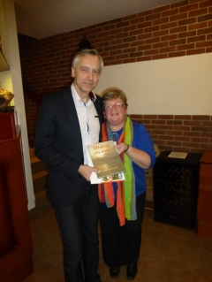  Knižka o Chmeľnici pre podpredsedu NR SR Jána Figeľa