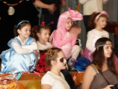 Na obecný fašiangový karneval do Chmeľnice prišli rozprávkové bytosti od výmyslu sveta – fotografia 6
