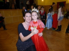 Na obecný fašiangový karneval do Chmeľnice prišli rozprávkové bytosti od výmyslu sveta – fotografia 10