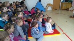 Palculienka zavítala k detičkám do našej materskej škôlky – fotografia 9