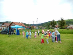 Deň plný prekvapení pre deti v Chmeľnici – fotografia 11