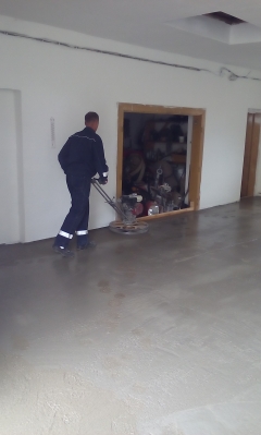 V hasičskej zbrojnici sa pracovalo. Hasiči sa pochlapili. – fotografia 16
