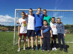 Prázdninové "futbalovanie" v Chmeľnici – fotografia 1