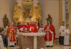 Sviatosť birmovania v Chmeľnici vyslúžil spišský biskup J. E. Mons. ThDr. Štefan Sečka, PhD. – fotografia 74