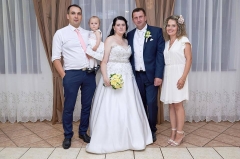 Mladomanželom Pavlovi a Ivane Liptákovým srdečne blahoželáme – fotografia 1