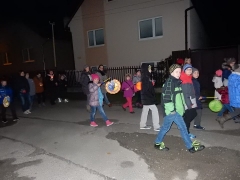 Lampášovým sprievodom sme otvorili Rok sv. Martina v našej farnosti – fotografia 17