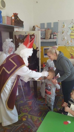 Svätý Mikuláš nevynechal ani deti v  našej materskej škôlke – fotografia 27